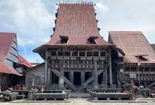Omo Nifolasara, rumah adat di Desa Bawömataluo